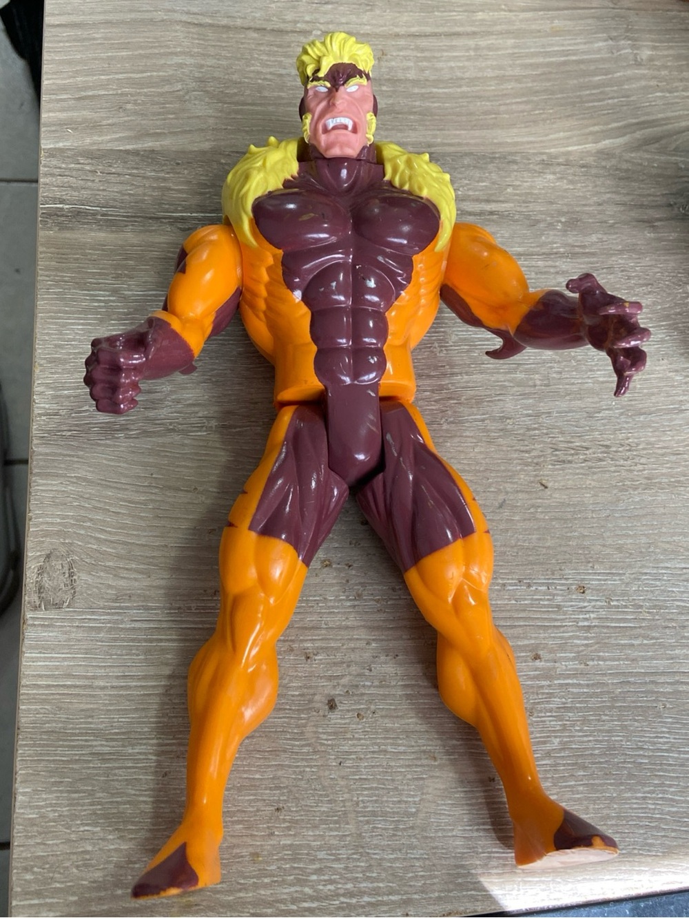 1993 10" Marvel ToyBiz Uncanny X-Man Sabertooth Action Figure